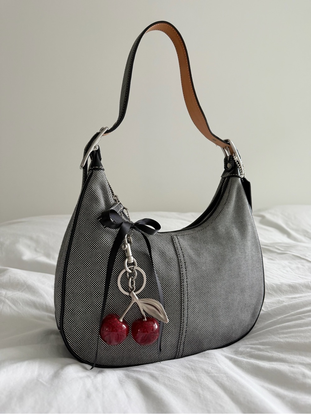 Vintage Coach Hampton Baguette Shoulder Bag - Picture 1 of 11